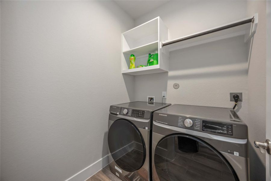 Furnished interior view inside a new home in Briarwood Crossing, Rosenberg (Image 8).
