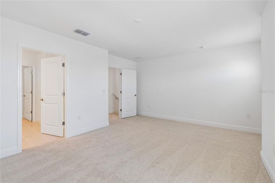 Spacious, unfurnished interior of a new home in SeaFlower, Bradenton (Image 15).