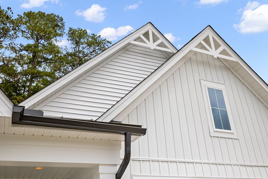 Representative exterior details of a home built from the The Ellery by RobuckHomes in Baylee Ridge, Selma (Image 33).