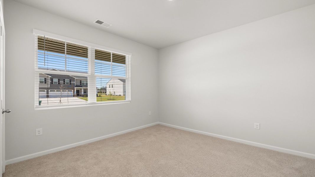 Spacious, unfurnished interior of a new home in Chukker Creek Landing, Aiken (Image 26).