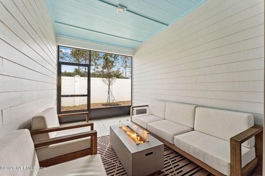 Exterior details and patio area of a home in Pablo Cove, Jacksonville (Image 27).