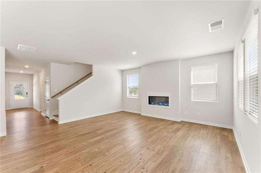 Spacious, unfurnished interior of a new home in Hawthorne Reserve, Dallas (Image 15).
