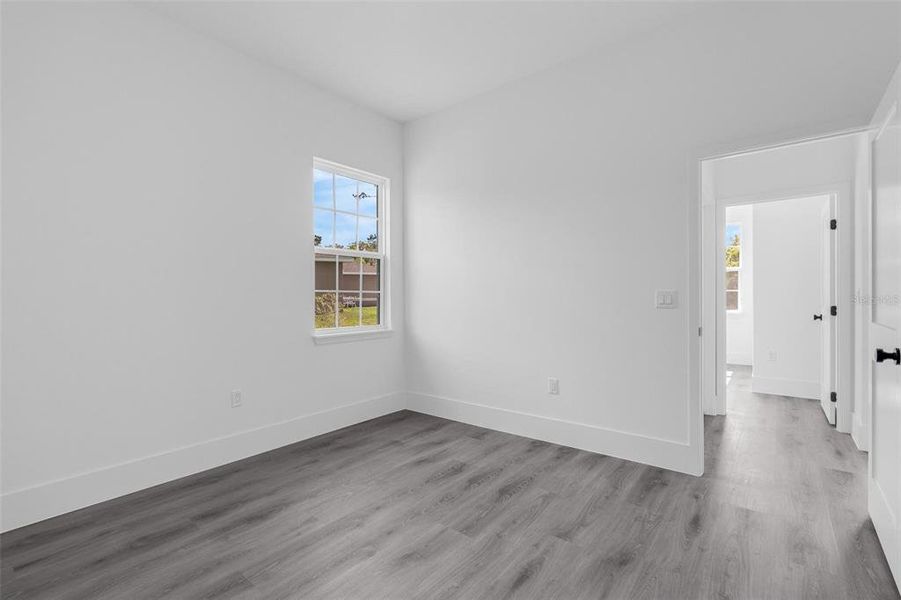 Spacious, unfurnished interior of a new home in , Ocala (Image 26).