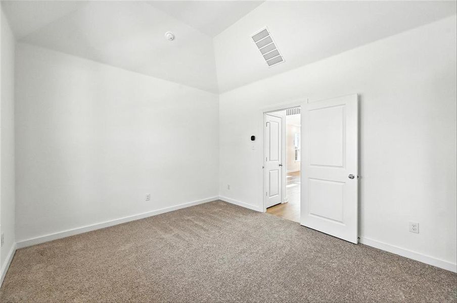 Spacious, unfurnished interior of a new home in Talia, Mesquite (Image 13).