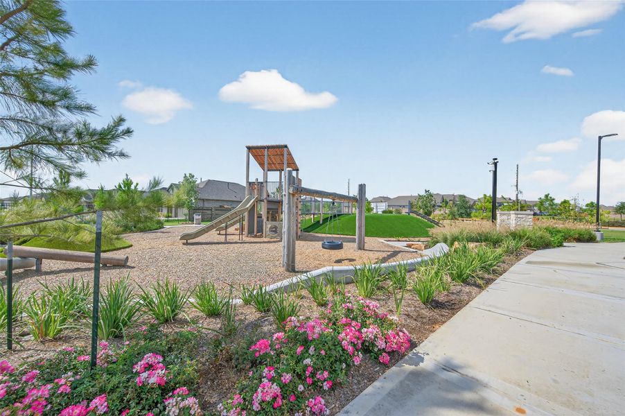 Community amenities in Cypress Green, Hockley (Image 42).