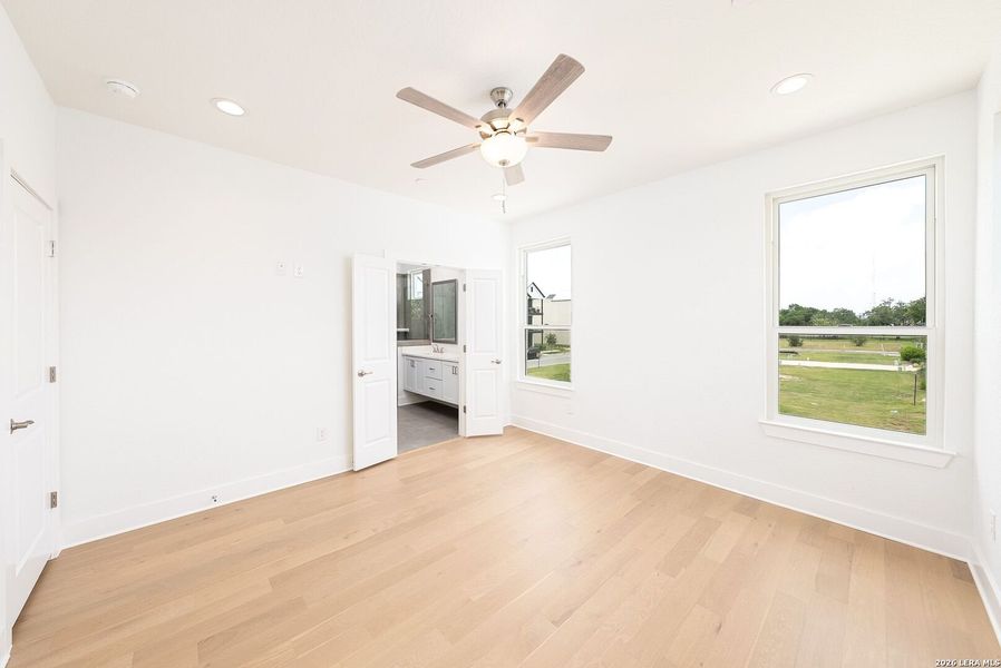 Spacious, unfurnished interior of a new home in Victoria Commons, San Antonio (Image 24).