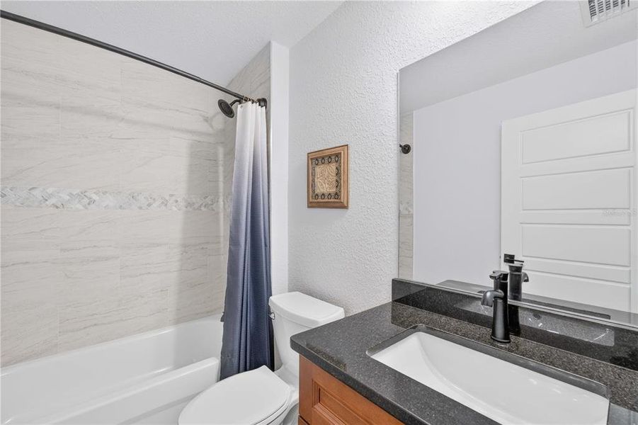 Furnished interior view inside a new home in , Ocklawaha (Image 12).