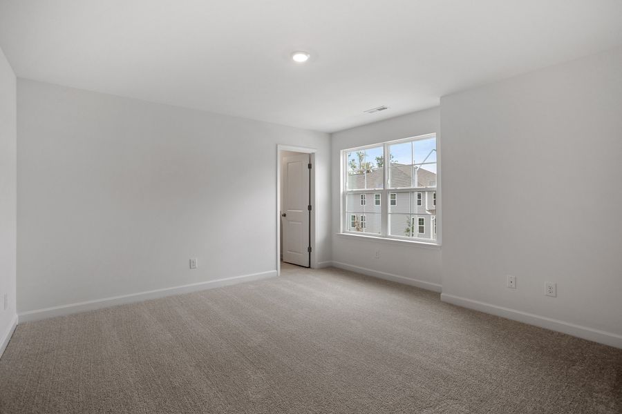 Spacious, unfurnished interior of a new home in Georgias Landing, Raleigh (Image 36).