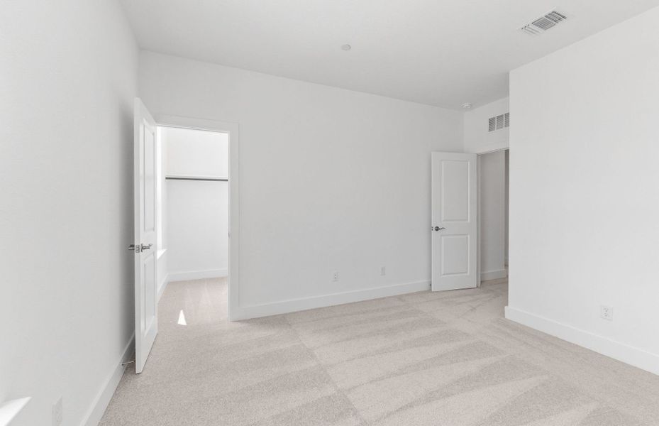 Spacious, unfurnished interior of a new home in Northpoint at Old Settlers, Round Rock (Image 12).