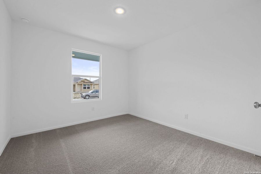 Spacious, unfurnished interior of a new home in Voss Farms, New Braunfels (Image 19).