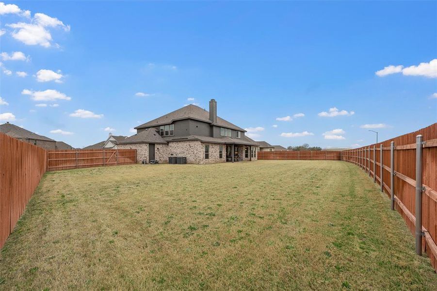 Exterior details and patio area of a home in , Waco (Image 24).