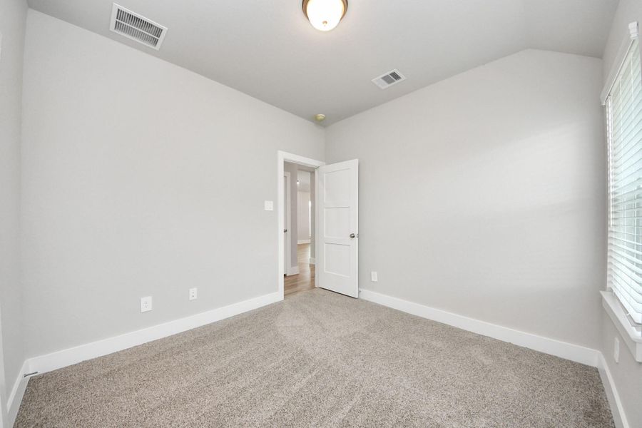 Spacious, unfurnished interior of a new home in Laurel Landing: Founders Collection, Alvin (Image 21).