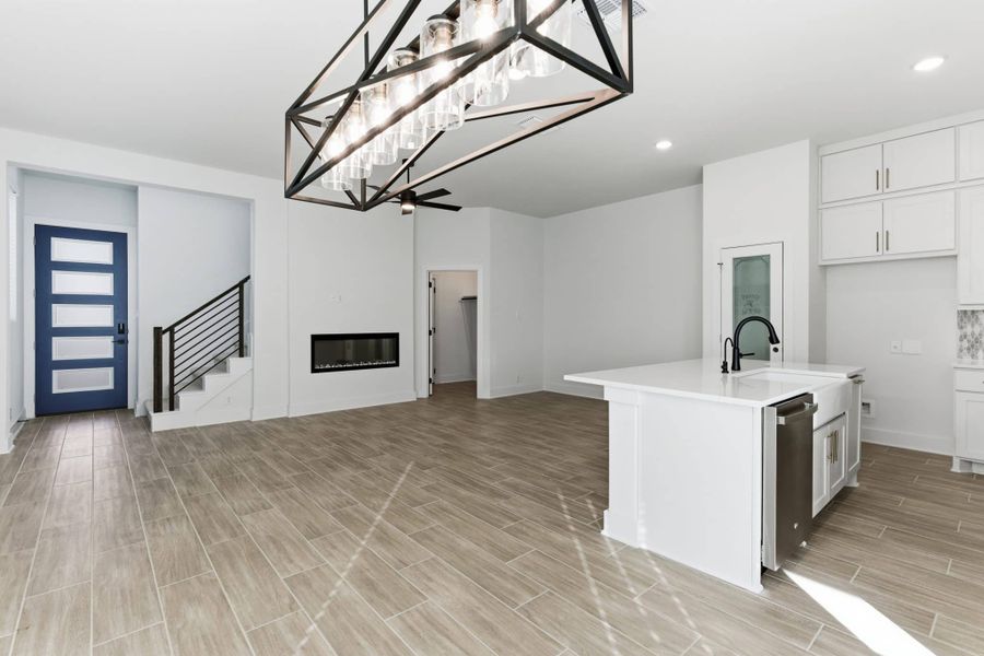 Spacious, unfurnished interior of a new home in Centero at Stone Oak, San Antonio (Image 25).