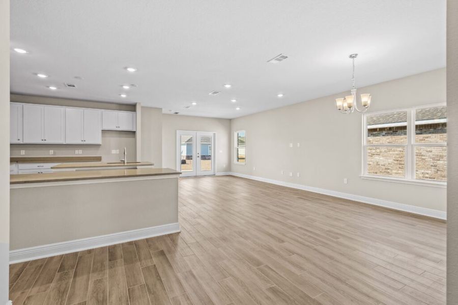 Spacious, unfurnished interior of a new home in Natureview, Freeport (Image 25).