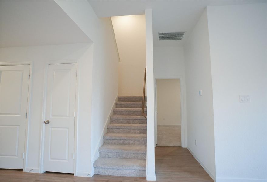 Spacious, unfurnished interior of a new home in Millers Pond: Watermill Collection, Rosenberg (Image 24).