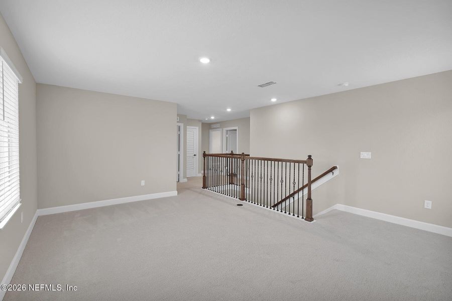 Spacious, unfurnished interior of a new home in Jennings Farm, Middleburg (Image 17).