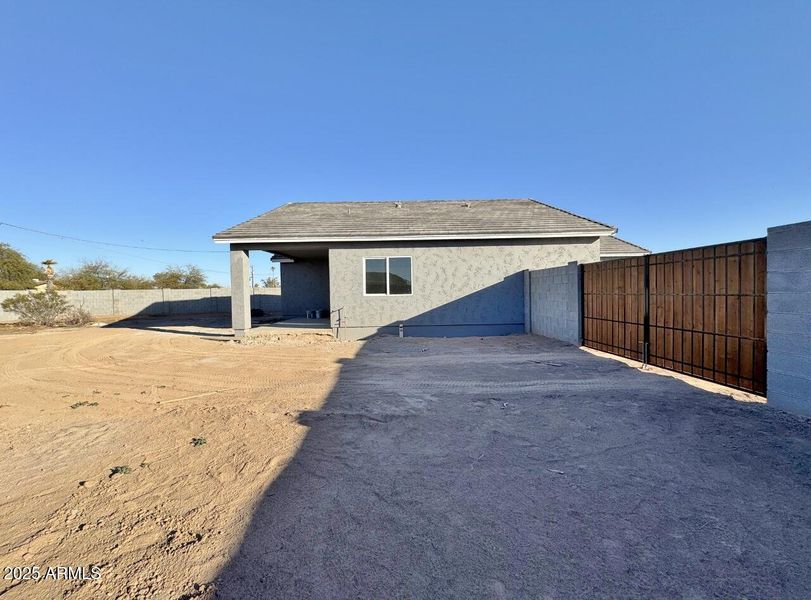 Side yard/RV gate & parking