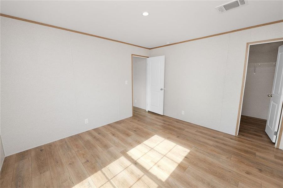 Spacious, unfurnished interior of a new home in , Lakeland (Image 49).