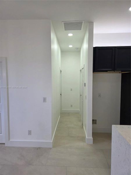 Spacious, unfurnished interior of a new home in , Lehigh Acres (Image 15).