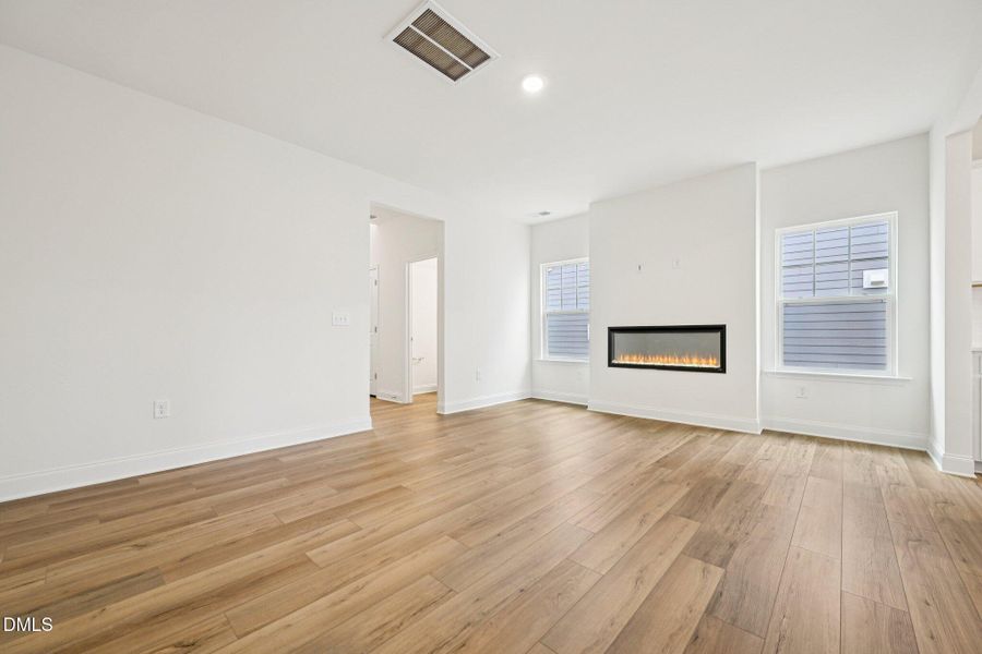 8-web-or-mls-Willow Cameron Wy-S0502-008