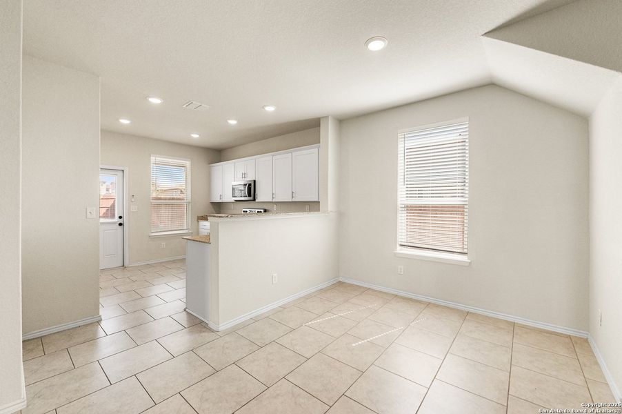 Spacious, unfurnished interior of a new home in Cinco Lakes, San Antonio (Image 31). Spacious, unfurnished interior of a new home in Cinco Lakes, San Antonio (Image 31).