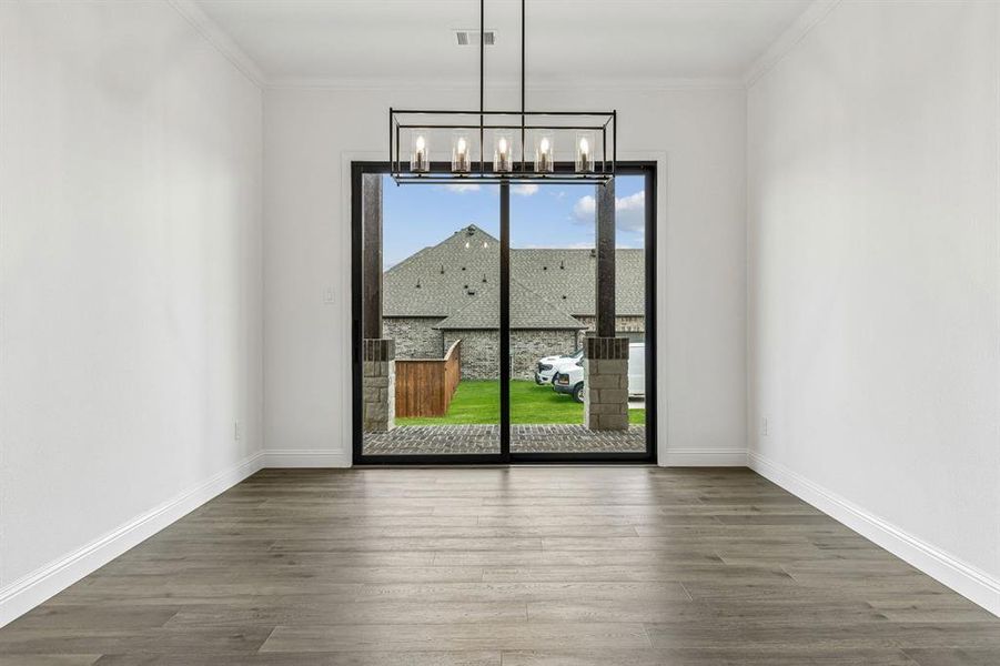 Spacious, unfurnished interior of a new home in Oak Creek Ranch, Midlothian (Image 19). Spacious, unfurnished interior of a new home in Oak Creek Ranch, Midlothian (Image 19).
