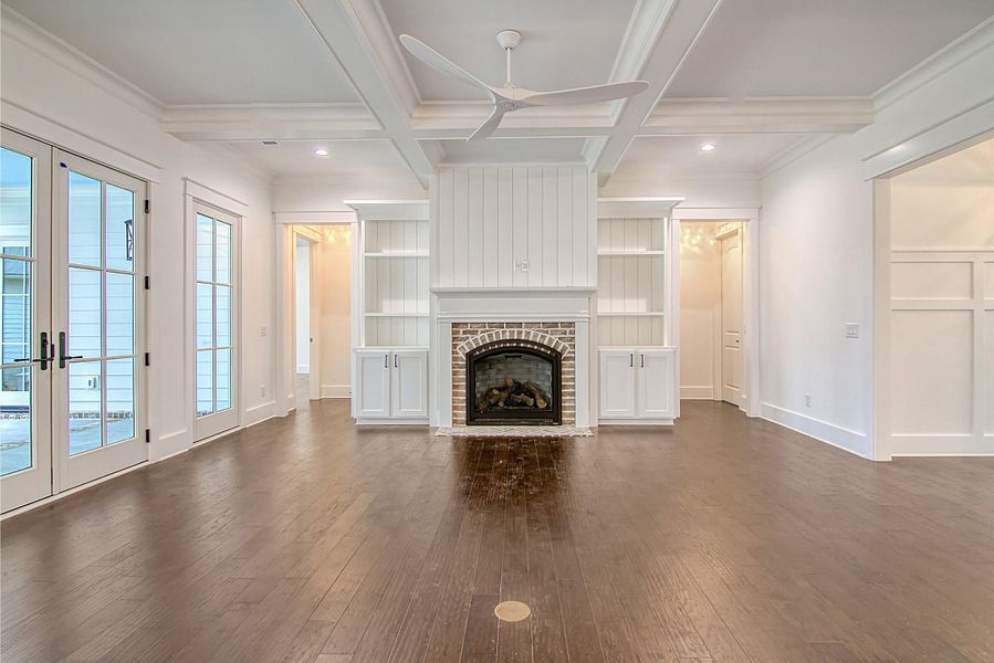 Spacious, unfurnished interior of a new home in , Ravenel (Image 10).