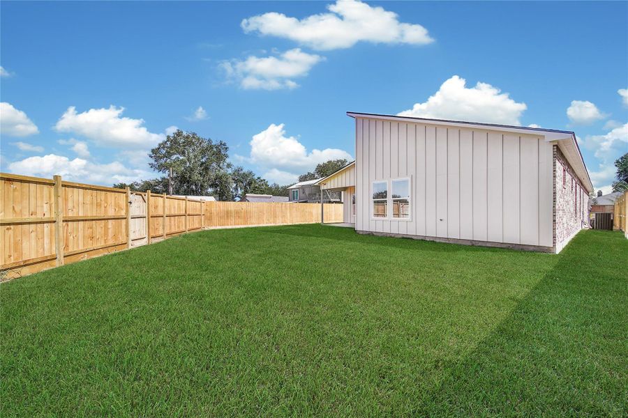 Exterior details and patio area of a home in , Houston (Image 25). Exterior details and patio area of a home in , Houston (Image 25).