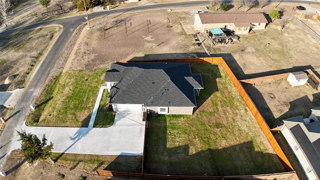 Exterior details and patio area of a home in , Red Oak (Image 3).