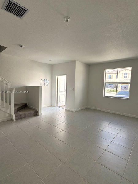 Spacious, unfurnished interior of a new home in , Homestead (Image 14).