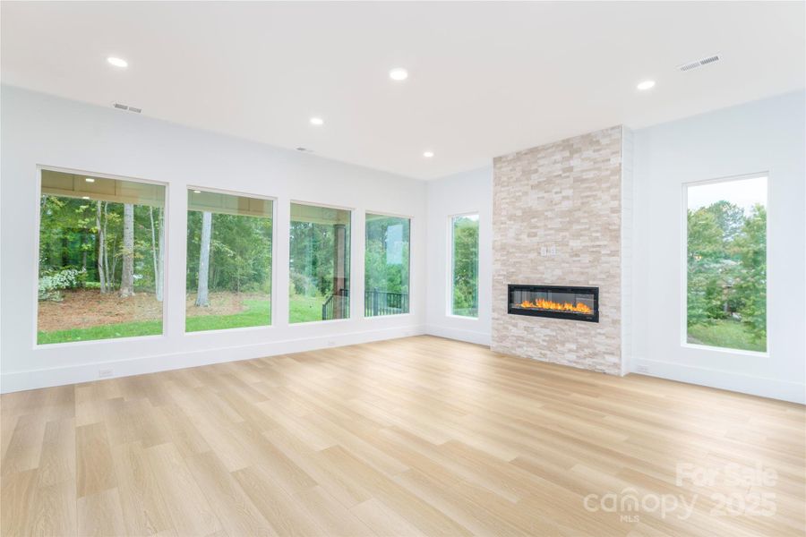 Spacious, unfurnished interior of a new home in , Denver (Image 18).