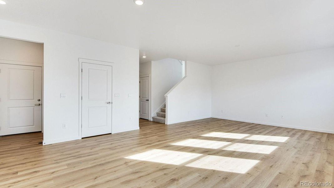 Spacious, unfurnished interior of a new home in Trails at Crowfoot, Parker (Image 33). Spacious, unfurnished interior of a new home in Trails at Crowfoot, Parker (Image 33).
