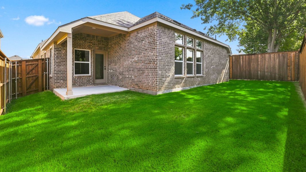 Exterior details and patio area of a home in Taylor Estates, Corinth (Image 27).