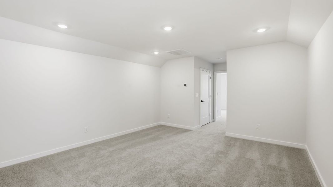 Spacious, unfurnished interior of a new home in Adams Glen, Greenville (Image 31).
