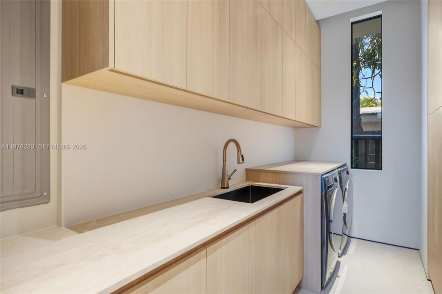 Image 28 of a home in .