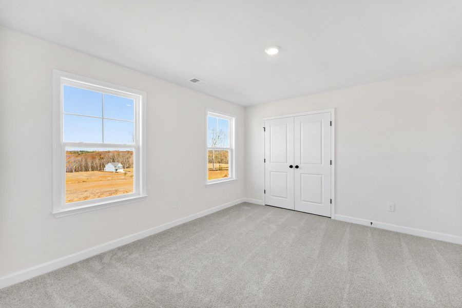 Spacious, unfurnished interior of a new home in Landmark Commons, Boiling Springs (Image 32).
