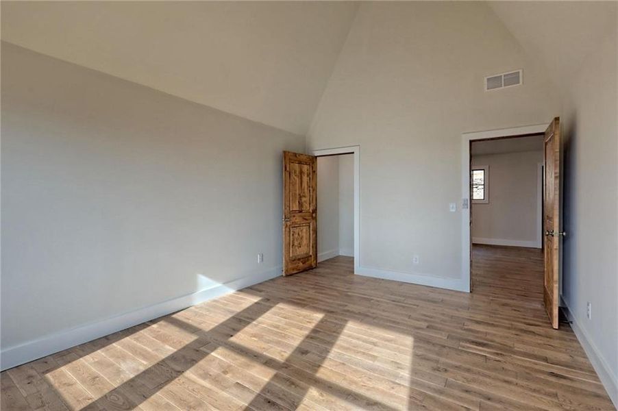 Spacious, unfurnished interior of a new home in , Clayton (Image 61).