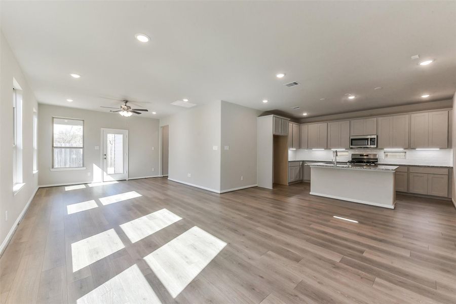 Spacious, unfurnished interior of a new home in Colony at Pinehurst, Pinehurst (Image 28).