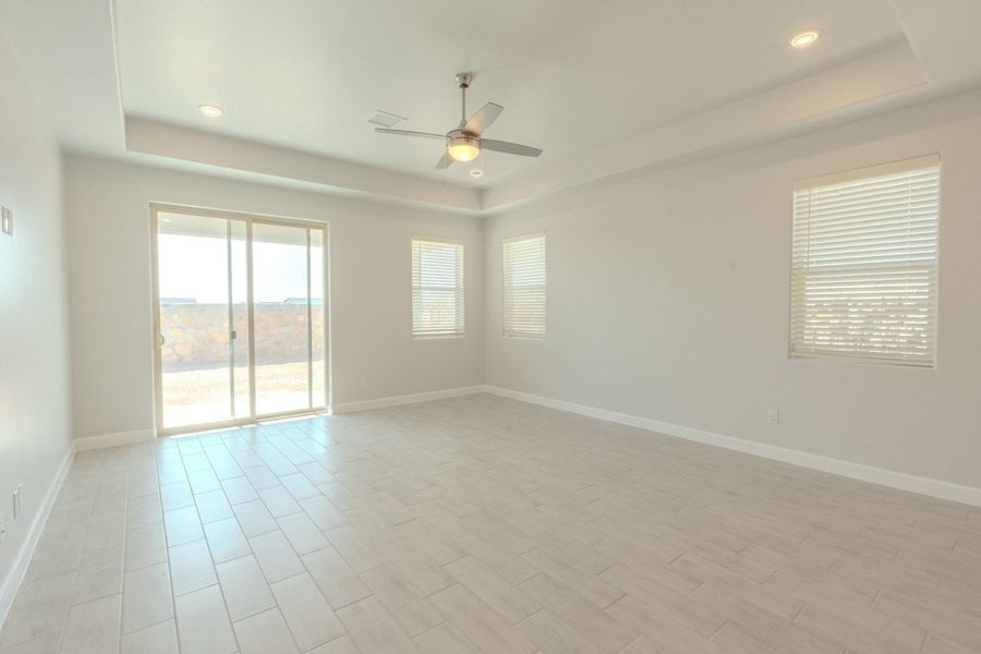 Spacious, unfurnished interior of a new home in Paseo Del Este, El Paso (Image 18).