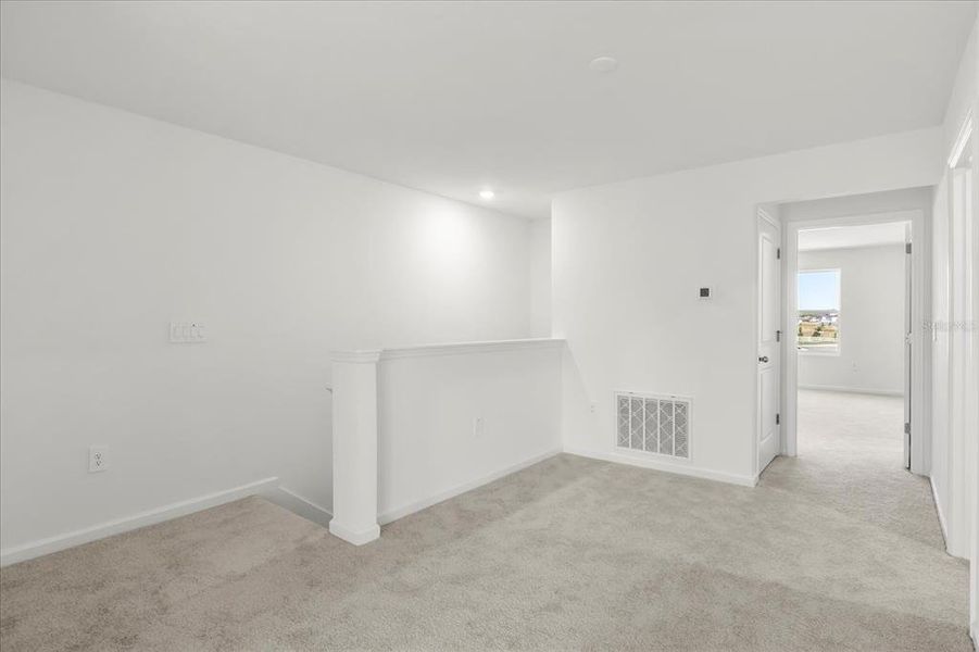 Spacious, unfurnished interior of a new home in , Ocala (Image 26).