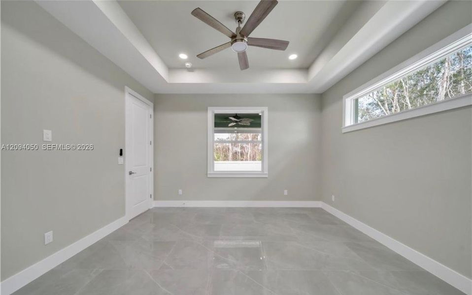 Spacious, unfurnished interior of a new home in , Lehigh Acres (Image 21).