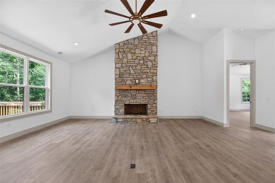 Spacious, unfurnished interior of a new home in , Bremen (Image 20).