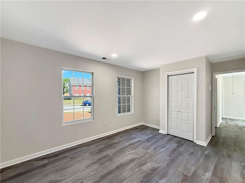 Spacious, unfurnished interior of a new home in , Jonesboro (Image 23).