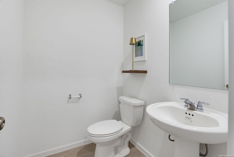 Furnished interior view inside a new home in Steelwood Trails, New Braunfels (Image 8).