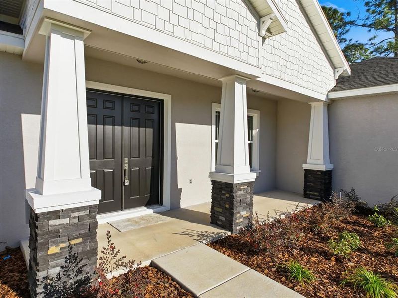 Exterior details and patio area of a home in , Citrus Springs (Image 31).
