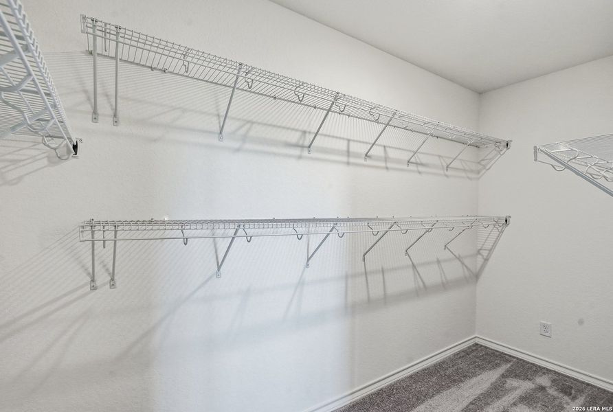 Spacious, unfurnished interior of a new home in Nopal Valley, San Antonio (Image 17).