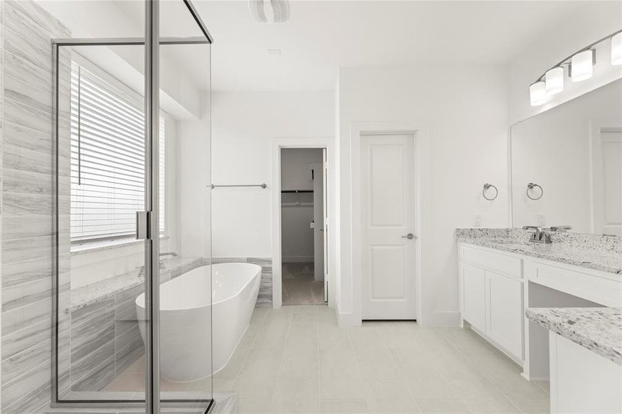 21. 1357 Allegro - Closet (2) 21. 1357 Allegro - Closet (2)