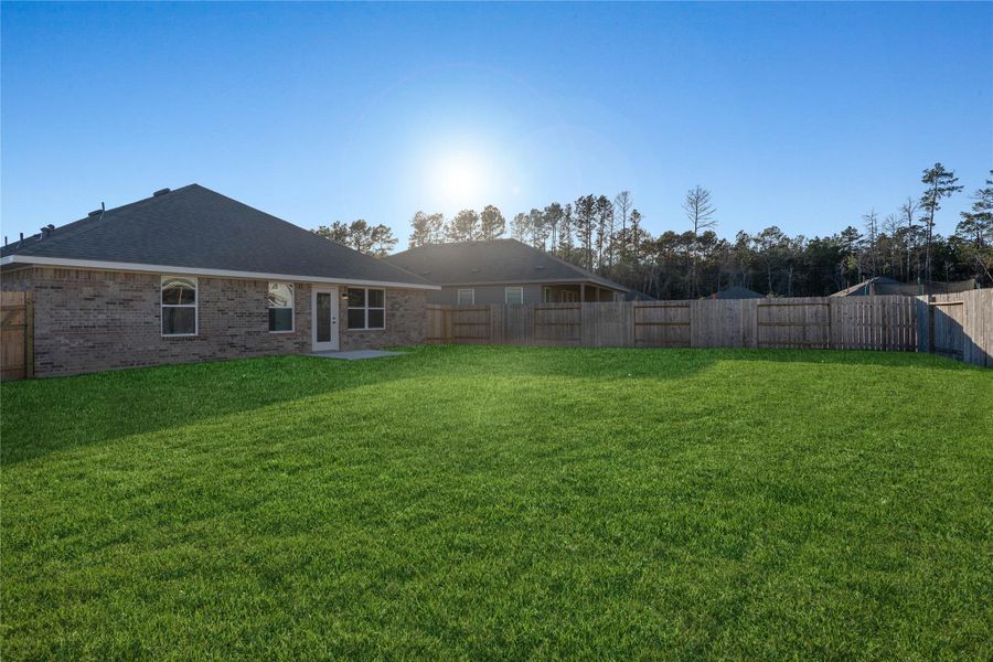 Exterior details and patio area of a home in Grand Oaks Reserve, Cleveland (Image 4).