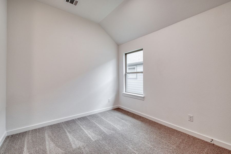 Spacious, unfurnished interior of a new home in Prairie Winds, Hutto (Image 24).