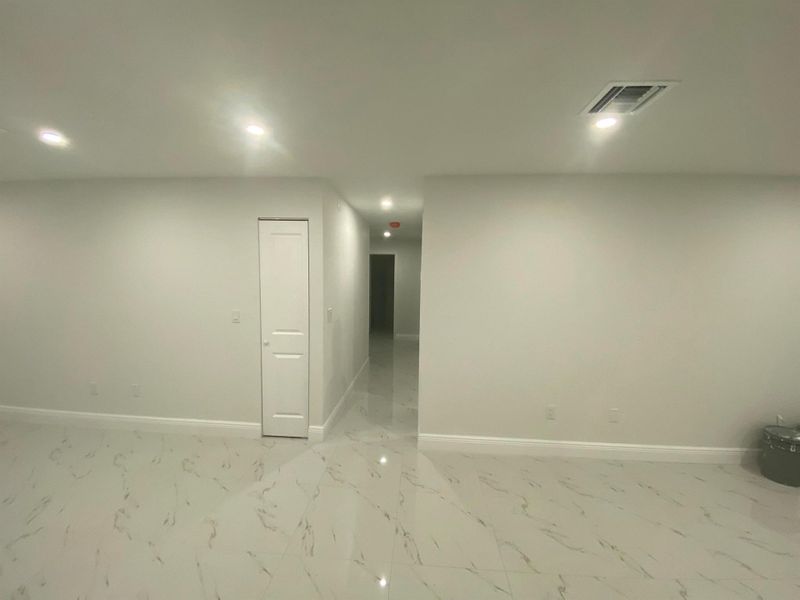 Spacious, unfurnished interior of a new home in , Indiantown (Image 16).